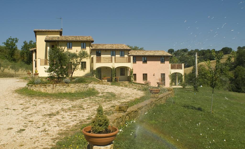 אפרטהוטל Castel Ritaldi Borgo Le Capannelle מראה חיצוני תמונה