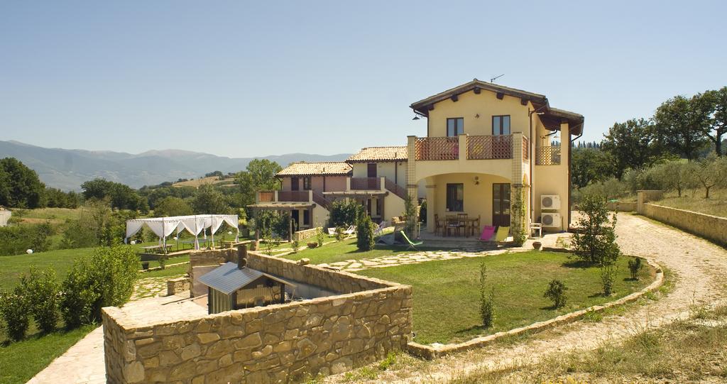 אפרטהוטל Castel Ritaldi Borgo Le Capannelle מראה חיצוני תמונה