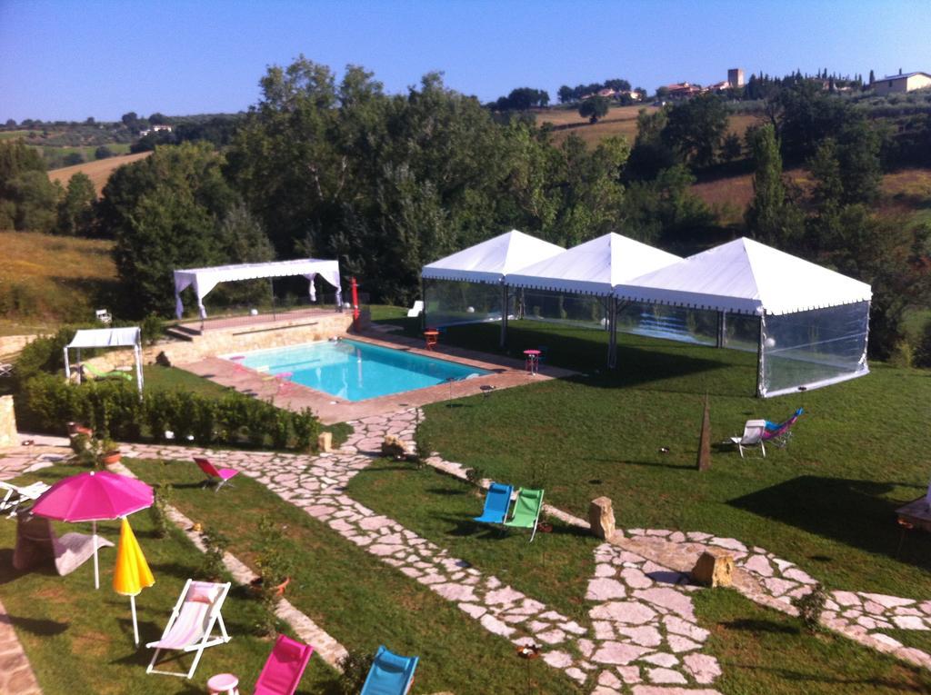 אפרטהוטל Castel Ritaldi Borgo Le Capannelle מראה חיצוני תמונה