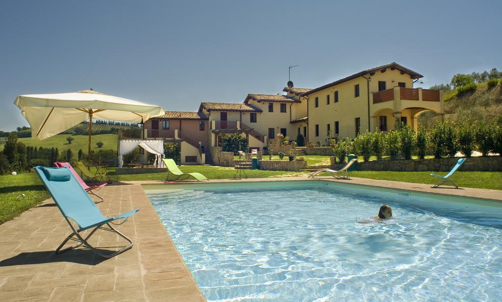 אפרטהוטל Castel Ritaldi Borgo Le Capannelle מראה חיצוני תמונה