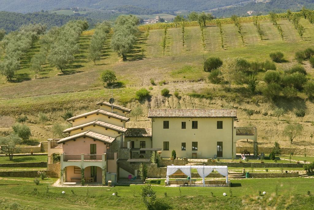 אפרטהוטל Castel Ritaldi Borgo Le Capannelle מראה חיצוני תמונה