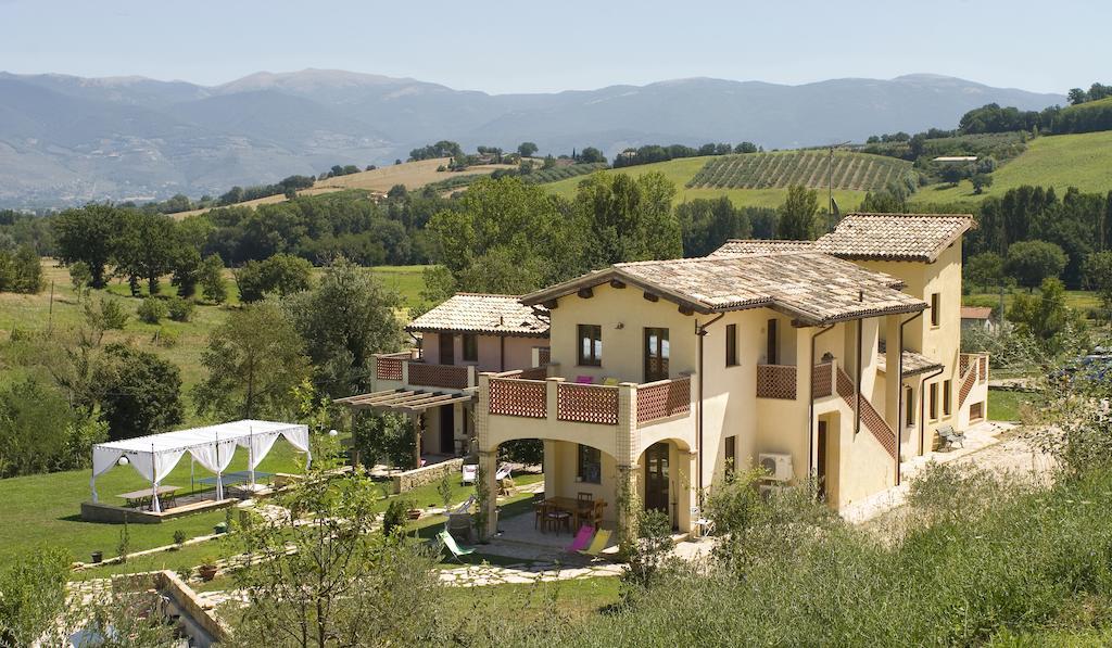 אפרטהוטל Castel Ritaldi Borgo Le Capannelle מראה חיצוני תמונה