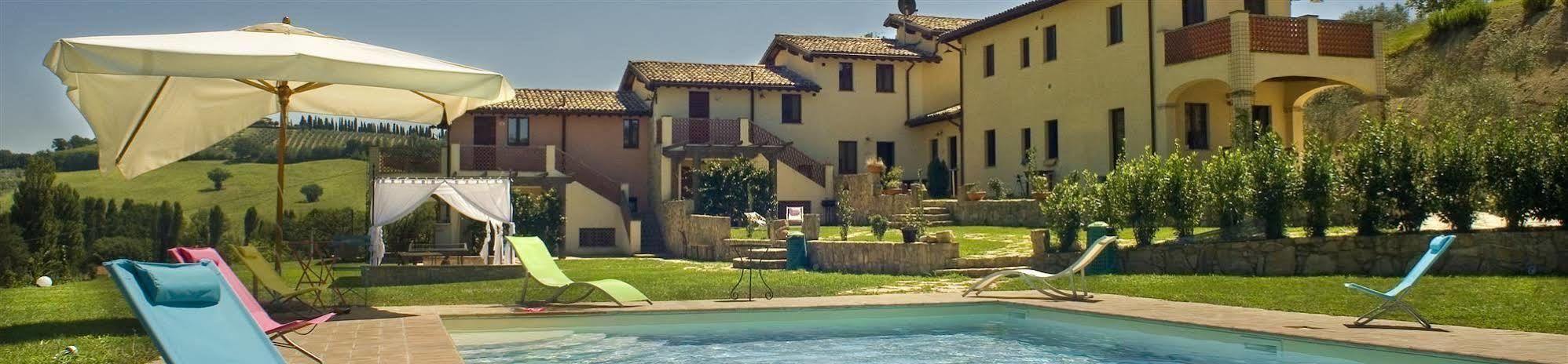 אפרטהוטל Castel Ritaldi Borgo Le Capannelle מראה חיצוני תמונה